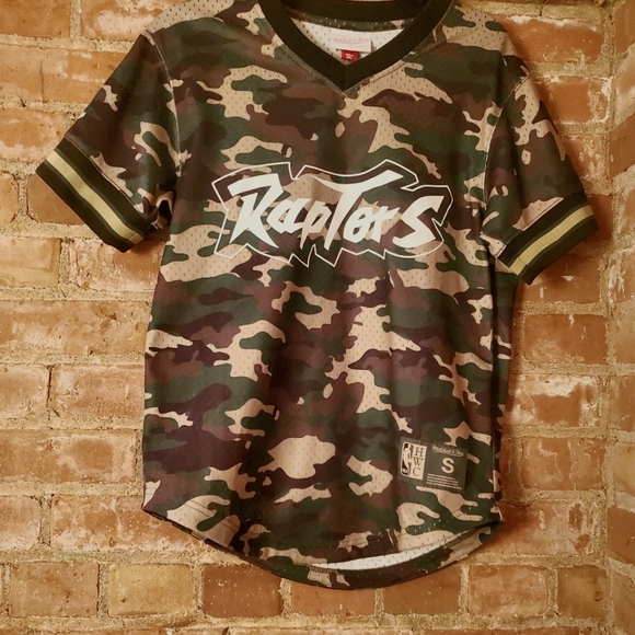 SOLD Raptors NBA Camo Shirt - Picture 1 of 3